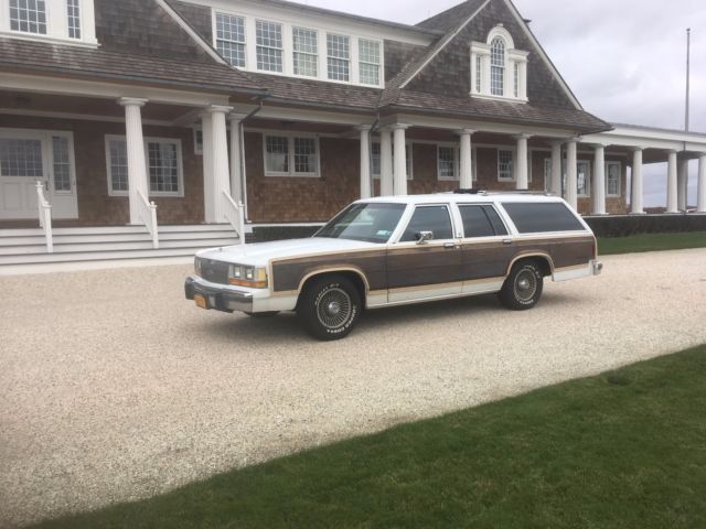 1989 Ford Country Squire LX