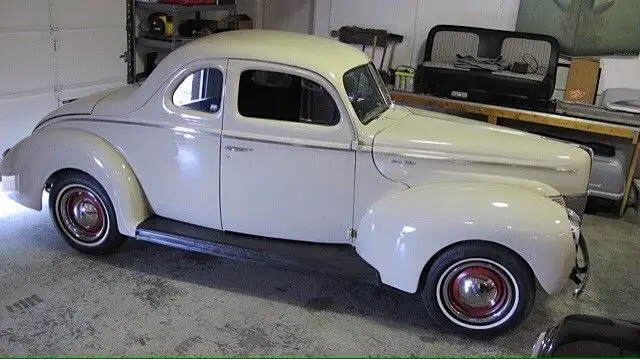 1940 Ford Deluxe