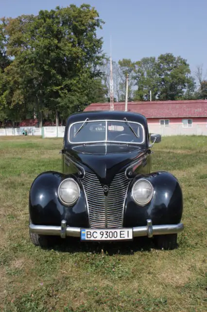 1935 Ford Delux