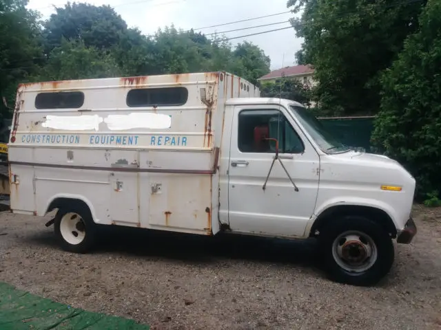 1984 Ford E-Series Van