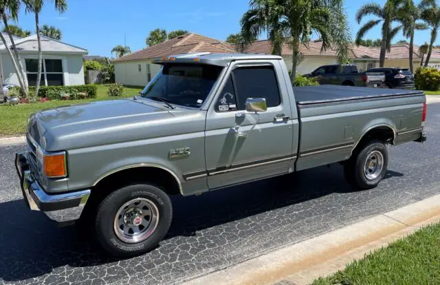 1989 Ford F-150 XLT Lariat