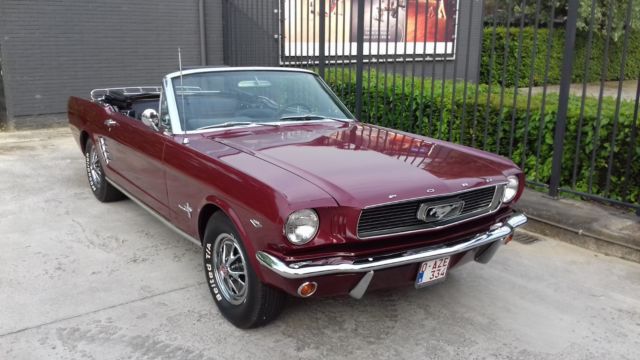 1966 Ford Mustang black bech seats