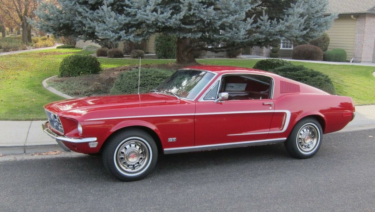 1968 Ford Mustang red vinyl