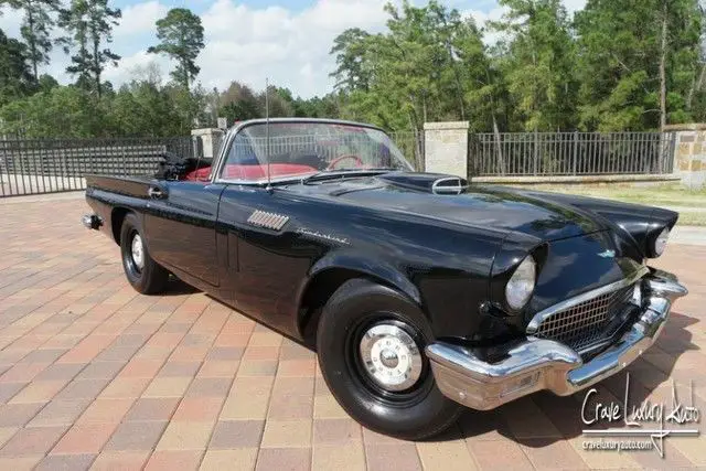 1957 Ford Thunderbird