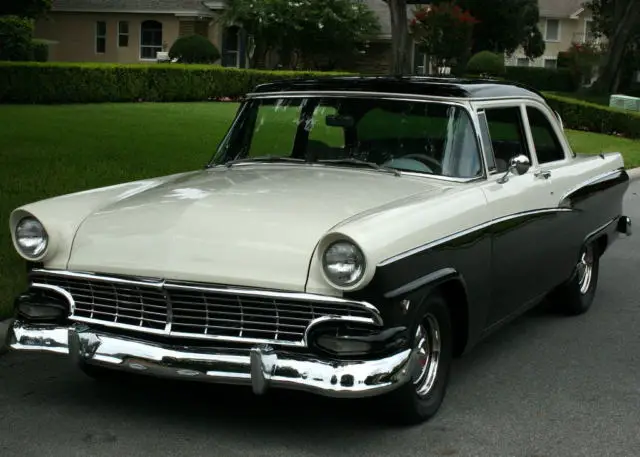 1956 Ford CUSTOMLINE RESTOMOD COUPE - 302 V-8