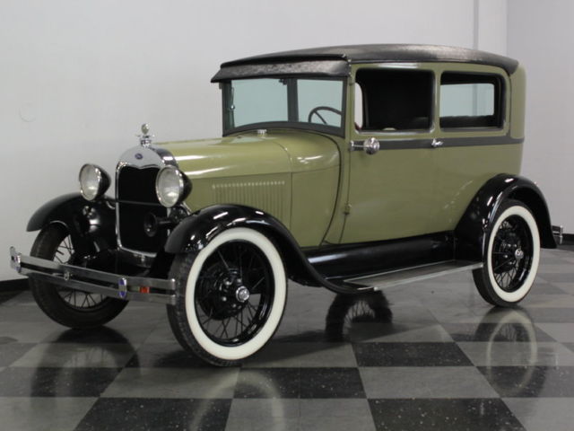 1928 Ford Model A 2-door sedan