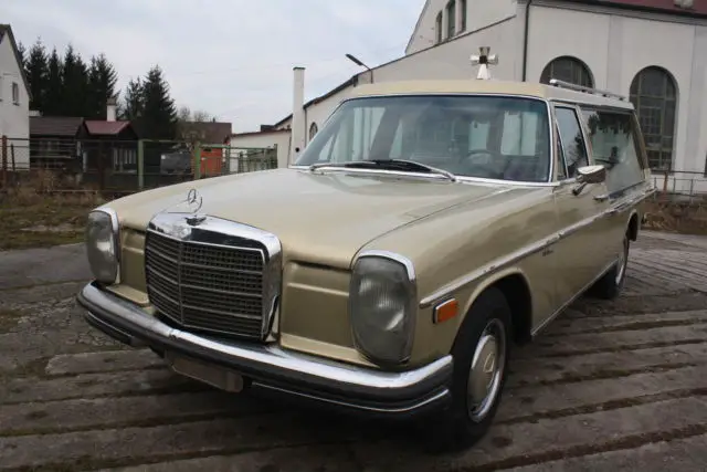 1972 Mercedes-Benz 200-Series