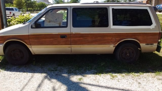 1992 Plymouth Grand Voyager Check pics