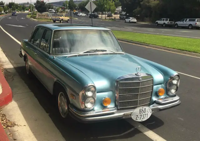 1970 Mercedes-Benz 200-Series