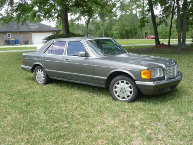 1983 Mercedes-Benz 300-Series