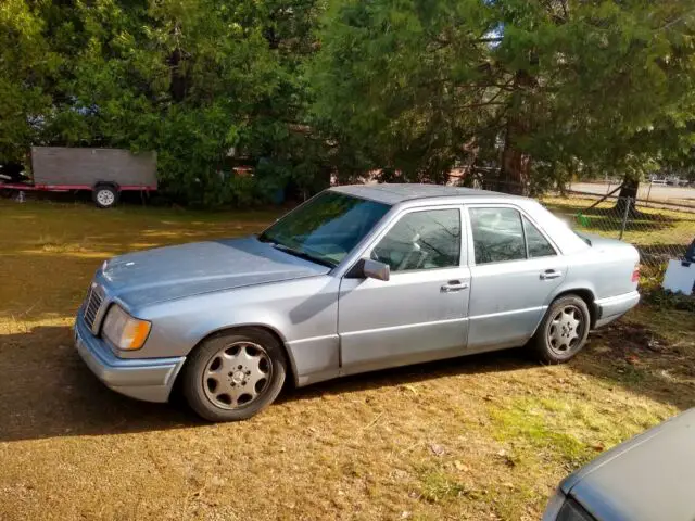 1987 Mercedes-Benz 300-Series