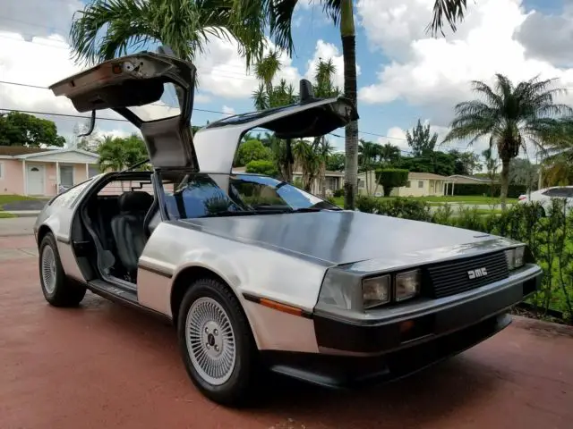 1983 DeLorean dmc12