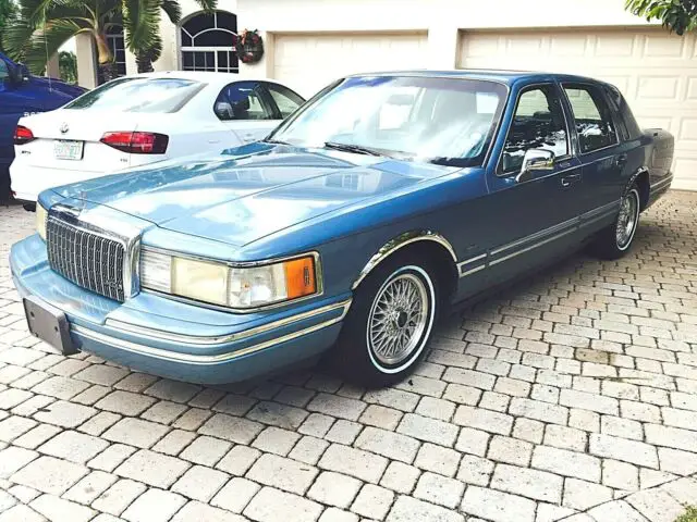 1993 Lincoln Town Car Towncar Executive Edition