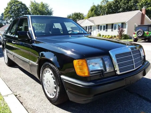 1991 Mercedes-Benz 300-Series W124