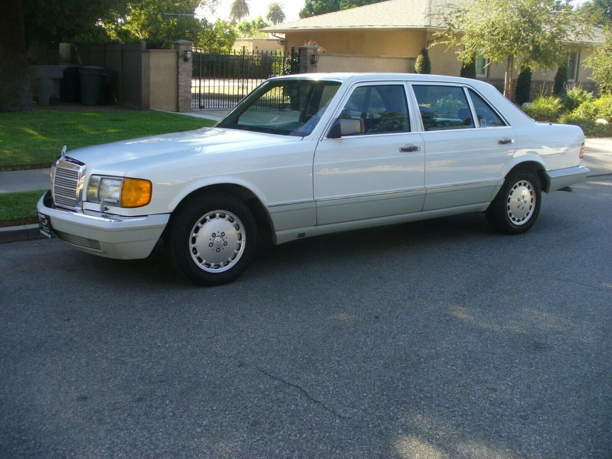 1989 Mercedes-Benz 400-Series