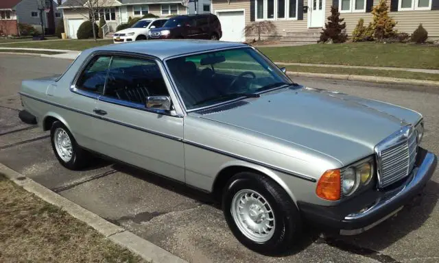 1985 Mercedes-Benz 300-Series W123 300CD