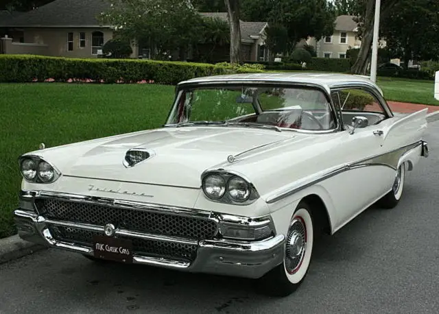 1958 Ford Fairlane 500  CLUB VICTORIA HARDTOP