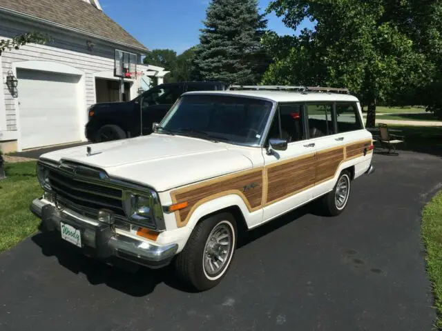 1989 Jeep Wagoneer Original wood