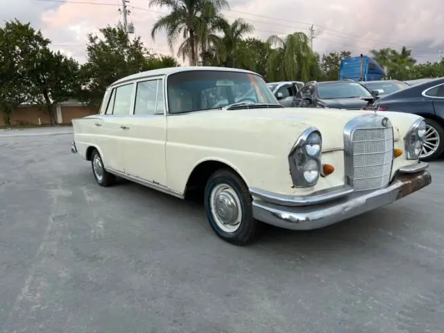 1964 Mercedes-Benz 220s