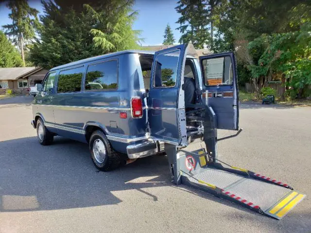 1989 Dodge Grand Caravan