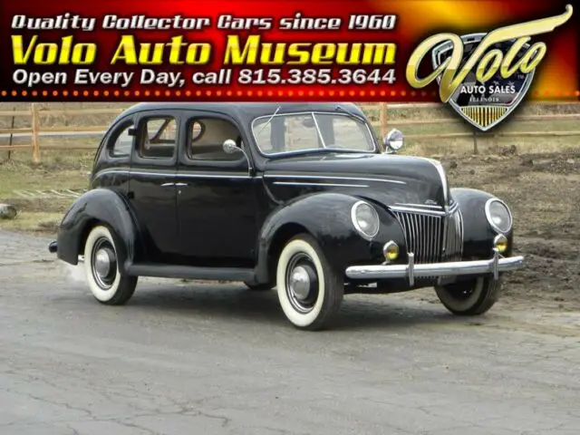 1939 Ford Deluxe Fordor Sedan