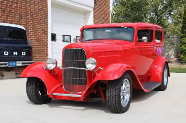 1932 Ford 2 Door Sedan