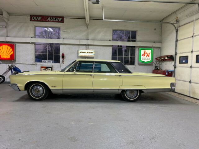 1966 Chrysler New Yorker