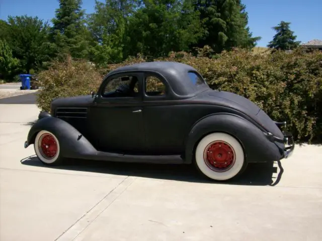 1936 Ford DELUX COUPE