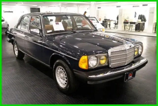 1984 Mercedes-Benz 300-Series 4 Dr Turbodiesel