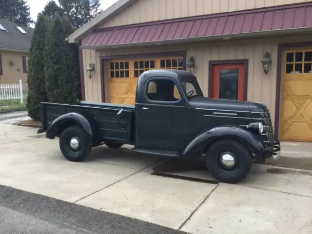 1937 International Harvester D-2 Truck