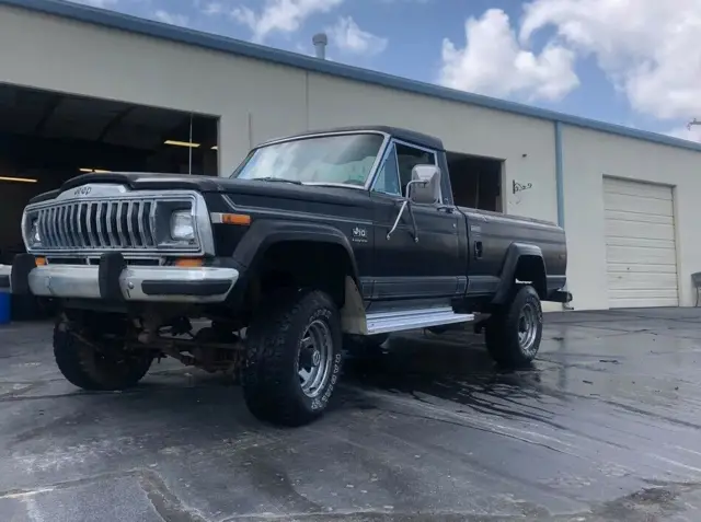 1981 Jeep J10 Laredo