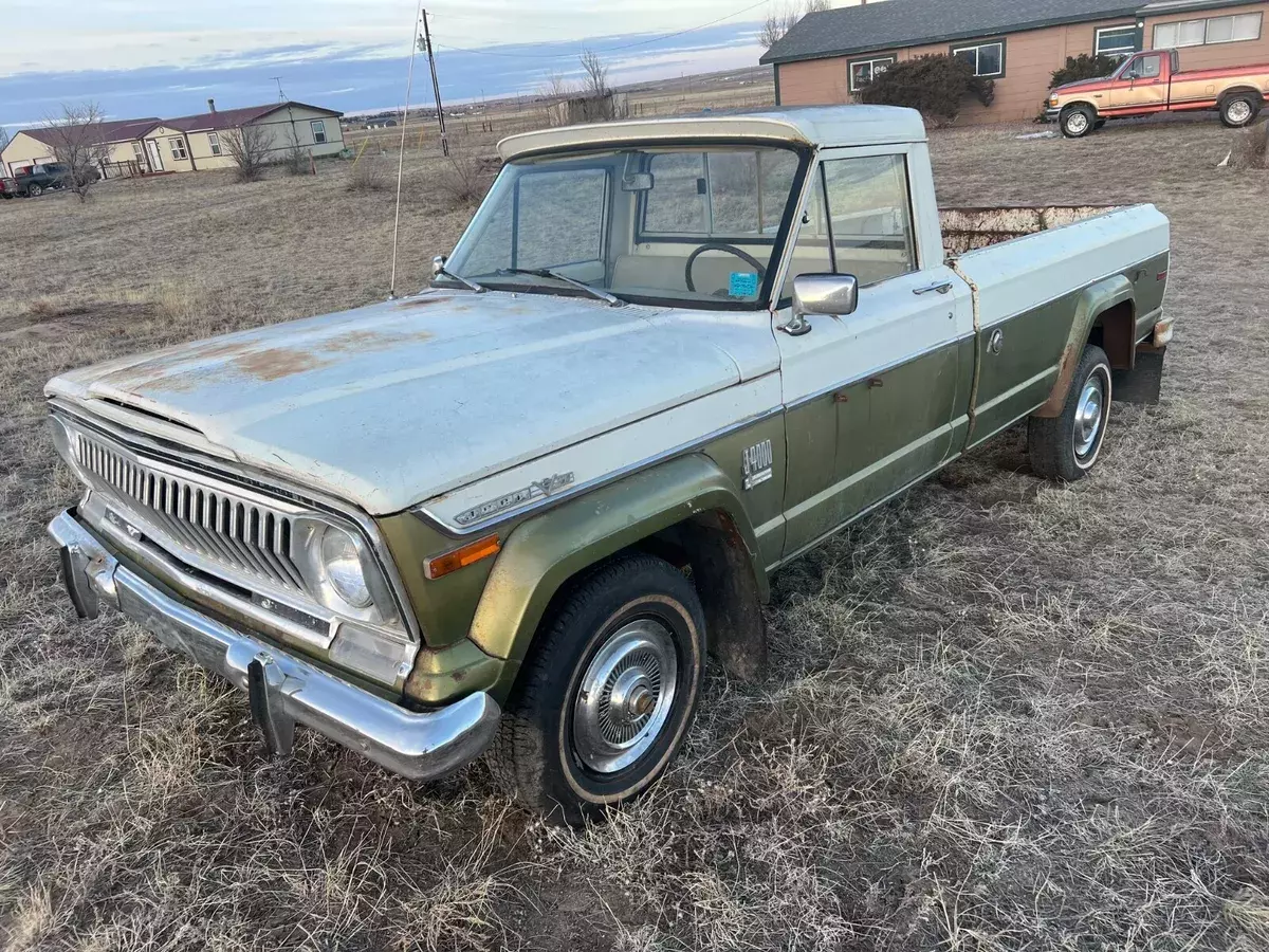 J4000 1972 Jeep J4000 J10 1/2 ton pickup