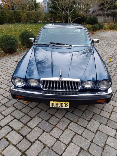 1986 Jaguar XJ6 Leather interior