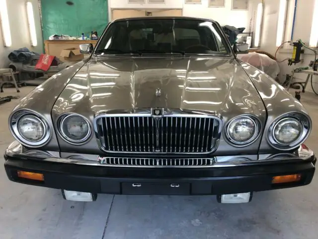 1987 Jaguar XJ6 Vanden Plas