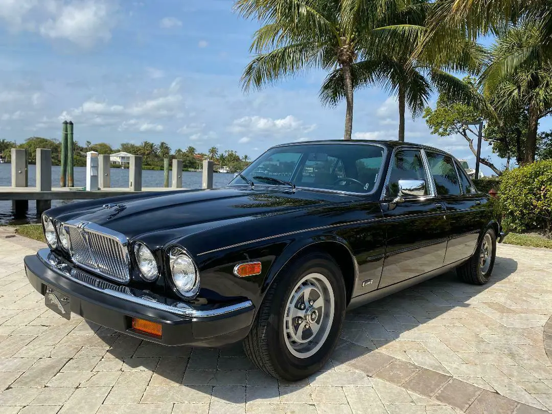 1985 Jaguar XJ6 Vanden Plas