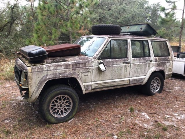 1990 Jeep Cherokee Laredo 4-Door 2WD