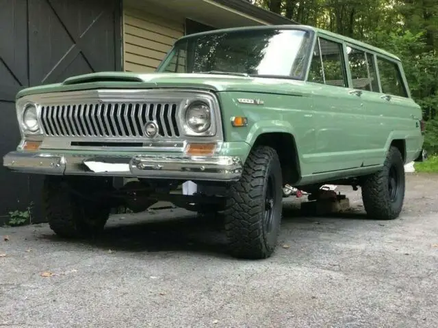 1969 Jeep Wagoneer