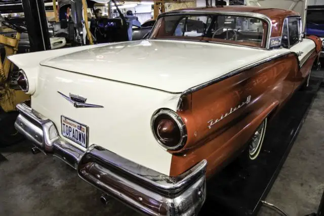 1957 Ford Fairlane --