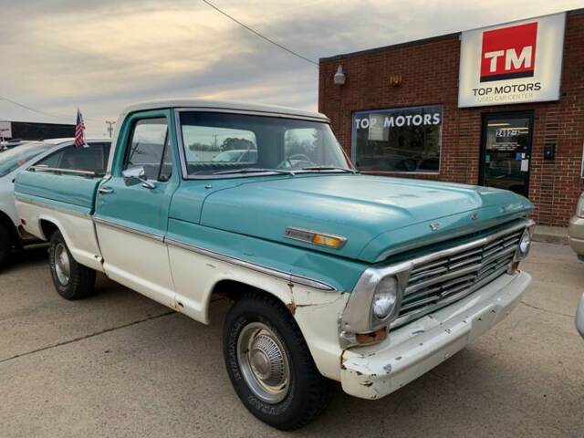 1968 Ford F-100 pick up