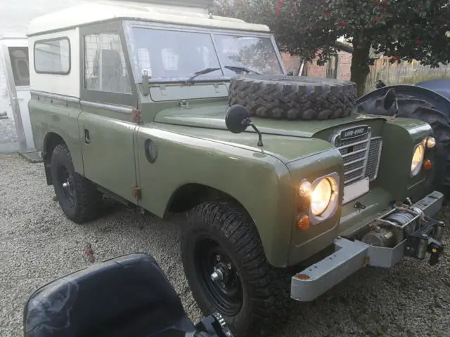 1975 Land Rover Defender 88