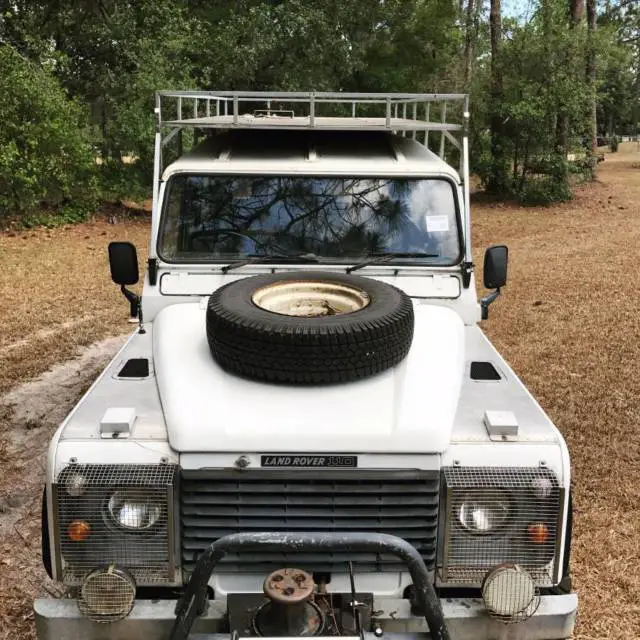 1980 Land Rover Defender Coutny