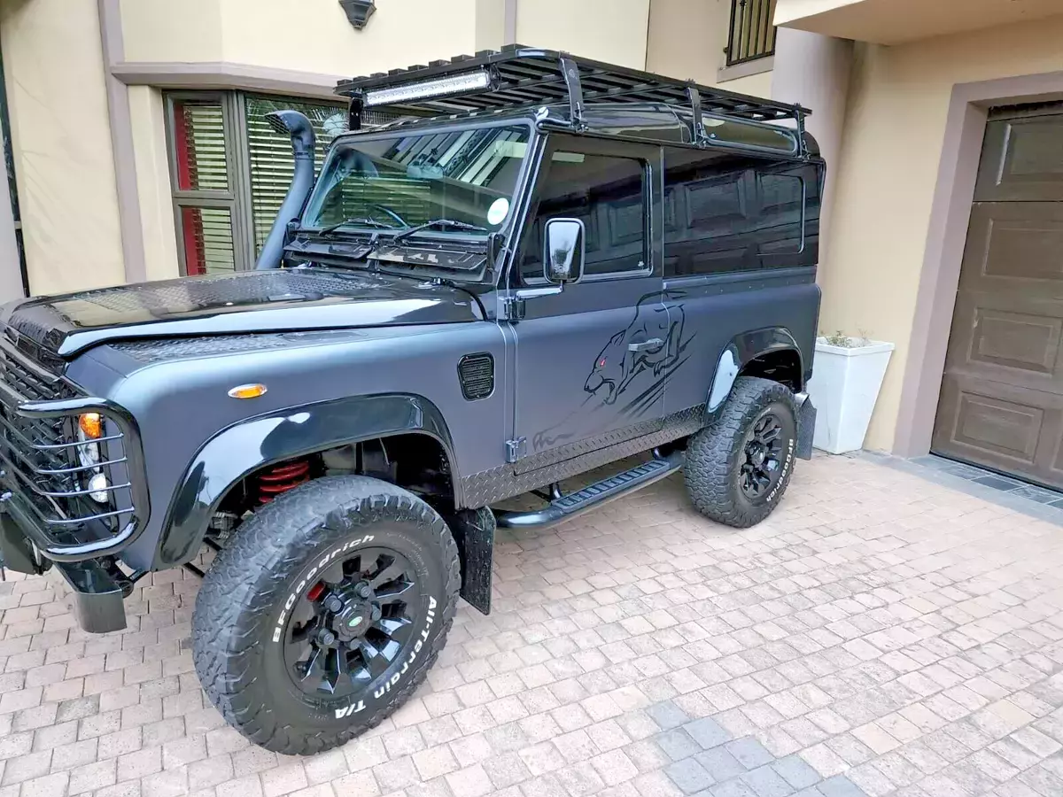 1990 Land Rover Defender