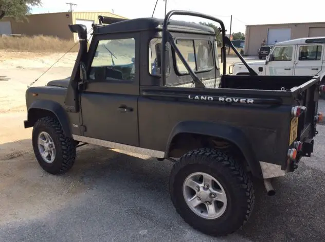 1986 Land Rover Defender Black