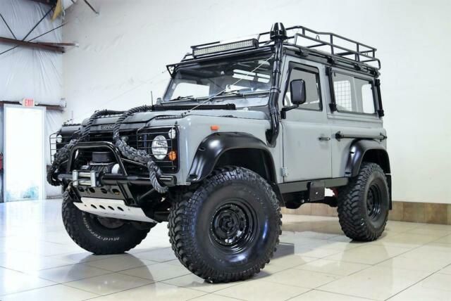 1991 Land Rover Defender LIFTED 4X4 OFFROADING