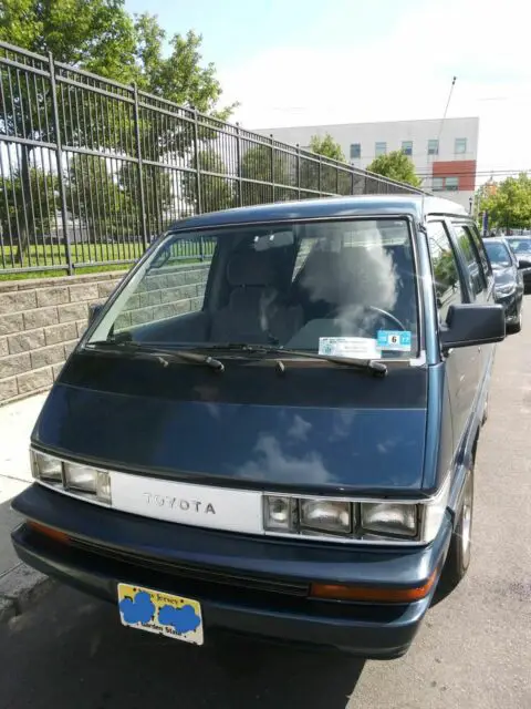 1987 Toyota Van Wagon LE