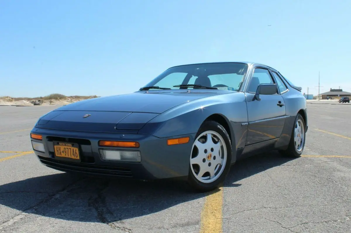 1990 Porsche 944 S2