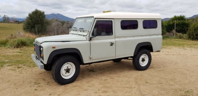 1985 Land Rover Defender