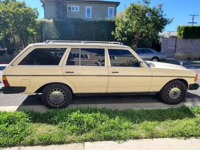 1982 Mercedes-Benz 300TD Diesel