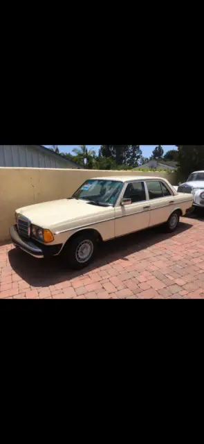 1985 Mercedes-Benz 300-Series