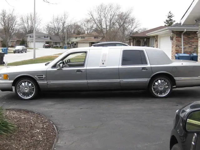 1992 Lincoln Town Car executive coach limousine